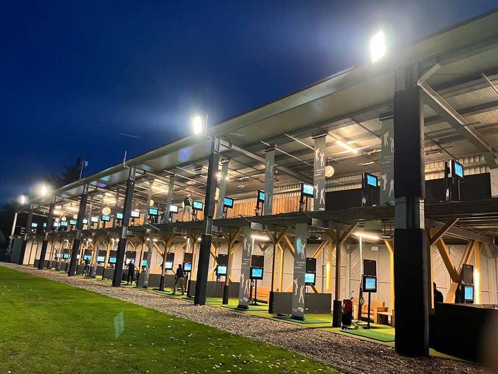 Driving Range Golf Lounge Hamburg with TrackMan