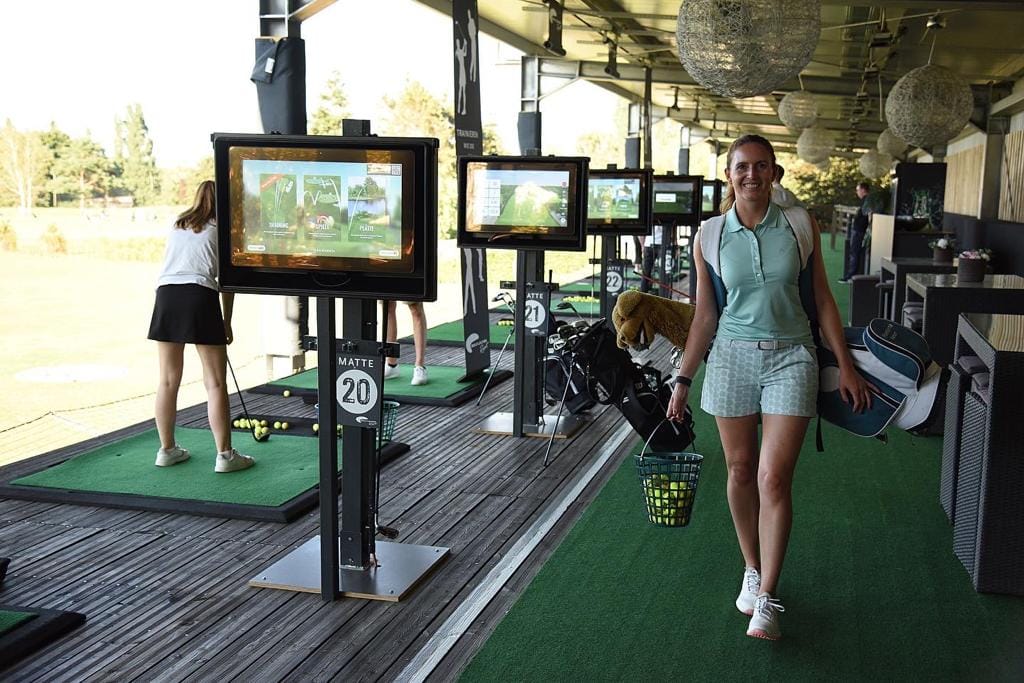 Modern golf training environment with TrackMan technology