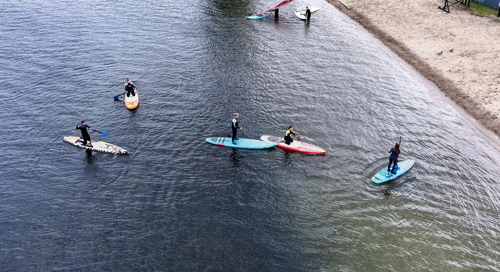 Stand-up-Paddler auf der Dove-Elbe beim Golf Lounge Sommerfest 2026